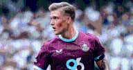 Hinchas de Burnley dejan contundentes comentarios al partido de Sonne tras derrota en Premier