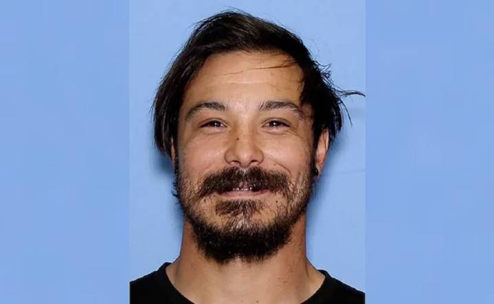 Cierran campamento donde Travis Decker asesinó a sus tres hijas en Washington por investigación del FBI
