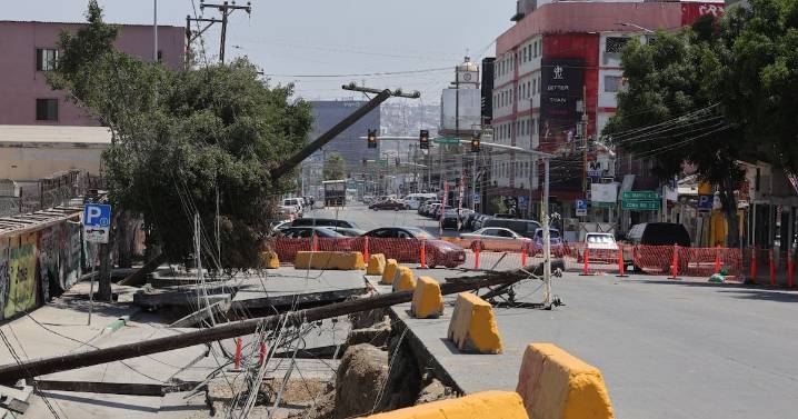 Reabren parcialmente la calle 10 tras socavón en la avenida Revolución
