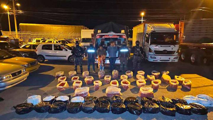 Policía de Ecuador incautó explosivos que serían usados en Colombia
