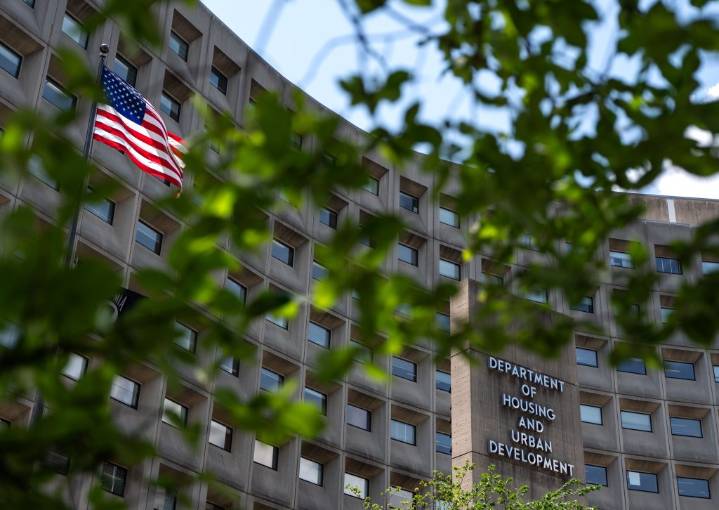 HUD drops housing discrimination complaint against Chicago