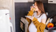 Reddit supports man who hid food from pregnant sister in mini