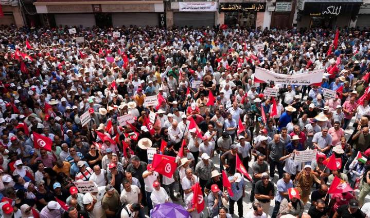 Thousands demand union rights and civic freedoms in large Tunisia protest