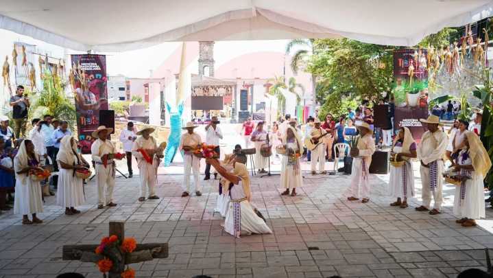 Color y tradición con la Danza del Ixtle en el Festival Tlajtoli