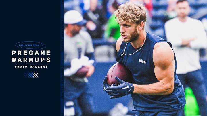 PHOTOS: Seahawks Hit The Field To Get Warmed Up For The Preseason Matchup vs. The Chiefs