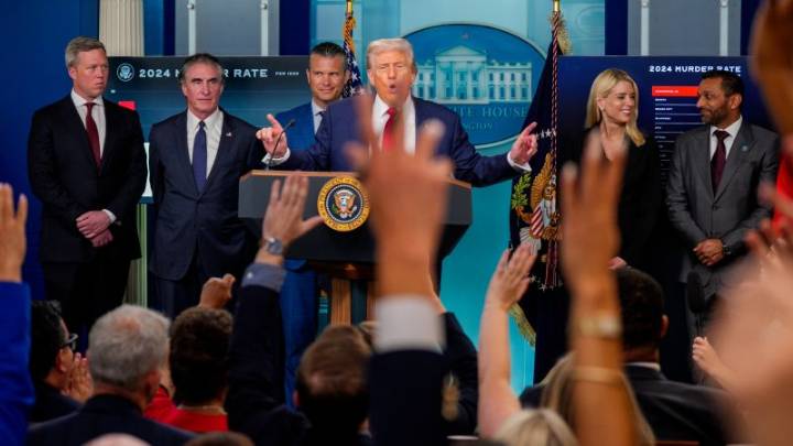 Trump administration latest: National Guard being deployed to DC, Putin meeting in the works