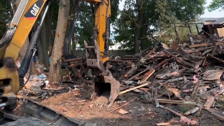House collapses during fire in Bristol