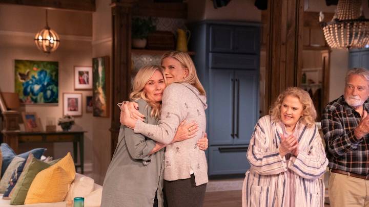 ‘Leanne’ Cast and Character Guide: Who’s Who in the Netflix Sitcom?