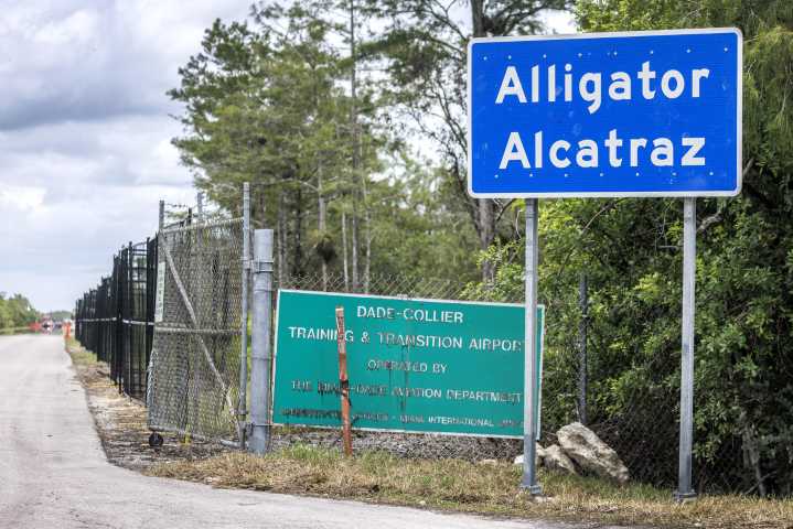 Al menos 249 guatemaltecos se encuentran recluidos en Alligator Alcatraz en Florida