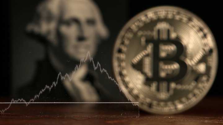 Bitcoin-Rekordhoch hält nur Stunden – US-Daten bremsen Bullenlauf