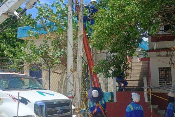 Trabajos eléctricos en sectores de Santa Marta