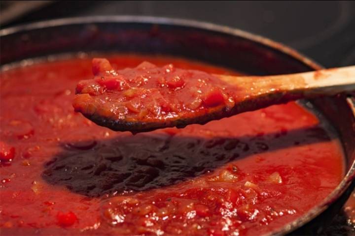 ANMAT recomendó no consumir puré de tomate de reconocida marca por posible contaminación con gusanos