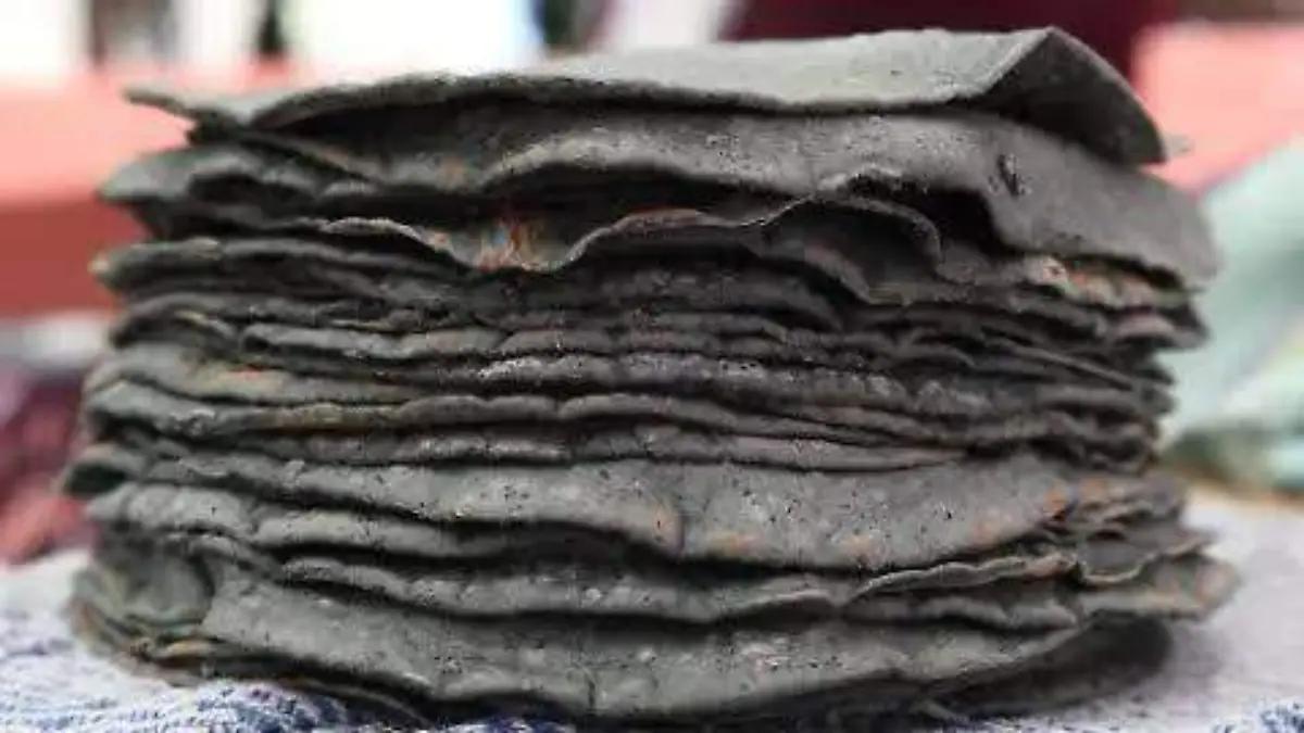 Tortillas hechas a mano, las preferidas de los mexicanos, aunque cuesten más