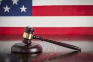 Juez exige mejores condiciones en centros de detención en NY y pone límites a detención de migrantes