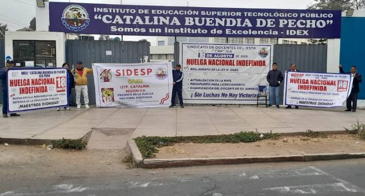 Ica: docentes de 14 institutos públicos inician huelga nacional indefinida