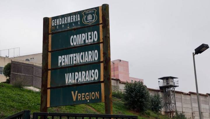 Realizan múltiples operativos para dar con reos fugados en Valparaíso