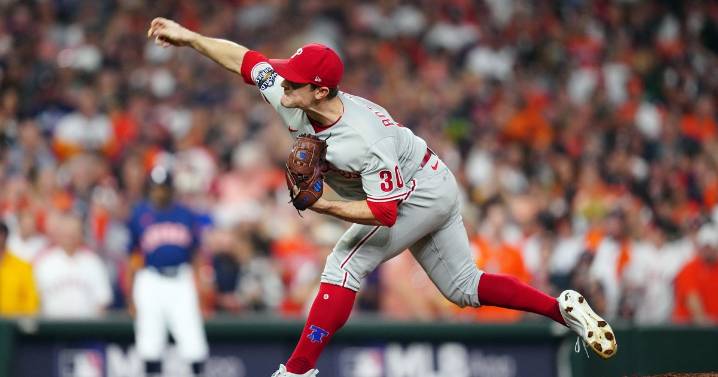 Philadelphia Phillies call up 40-year-old reliever David Robertson