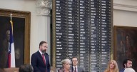 Texas redistricting fight escalates as Democrats rally in Illinois, Republicans vow repeated vote attempts