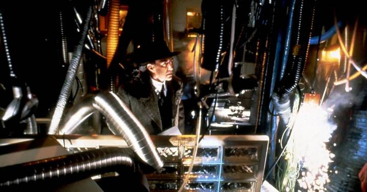 Commentary: Terry Gilliam's 1985 masterpiece "Brazil" foretold our drift toward fascism