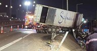 Chofer de camión falleció tras accidente de tránsito en la Ruta 5 Norte: reventó uno de sus neumáticos y cabina se incendió
