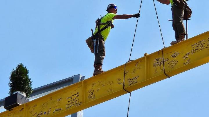 Crown Point cancer center hits construction milestone