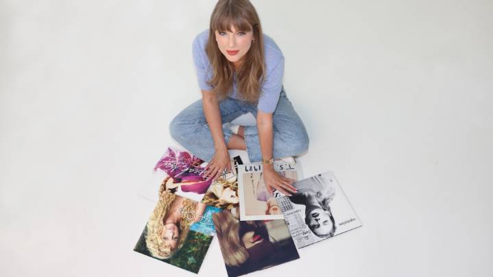 Taylor Swift Sent Her Mom and Brother to Buy Her Master Recording