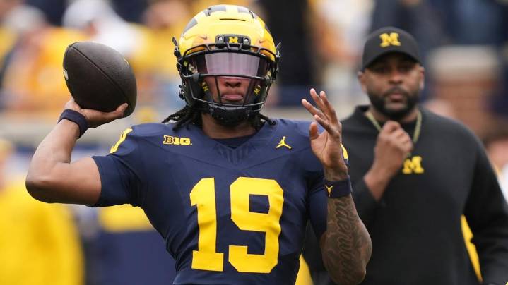 All eyes on top-rated recruit Bryce Underwood at QB for No. 14 Michigan in Sherrone Moore's 2nd year
