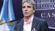 Caputo mete presión en la interna bonaerense con ataques a Mayra Mendoza
