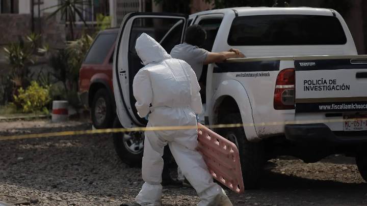 Encuentran sin vida a joven frente a su casa en Tiquicheo