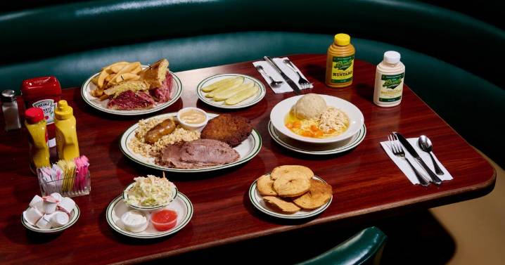 Where to eat (and drink!) right now in the San Fernando Valley