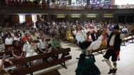Gijón se entrega a Begoña con los Carmelitas en una misa calurosa y abarrotada: "La ciudad la construimos entre todos"