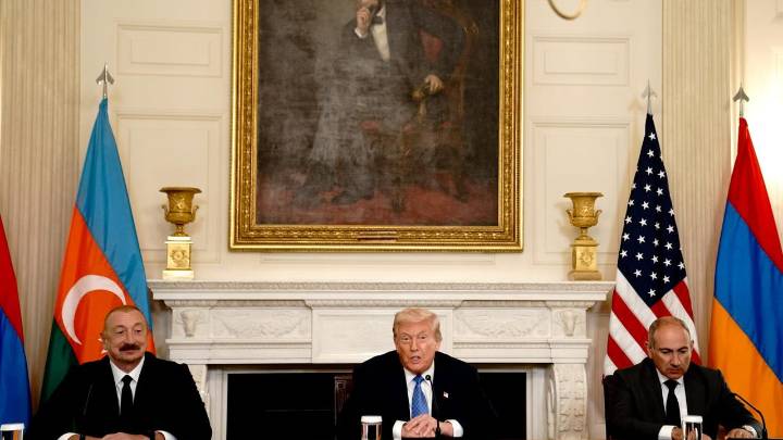Armenia y Azerbaiyán firman un acuerdo de paz en la Casa Blanca para poner fin a un conflicto de más de 40 años