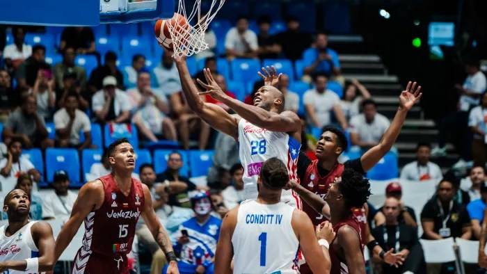 Venezuela se derrumbó en el segundo tiempo para perder frente a Puerto Rico