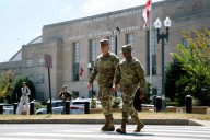 Control federal de la policía de Washington DC podría extenderse más de un mes