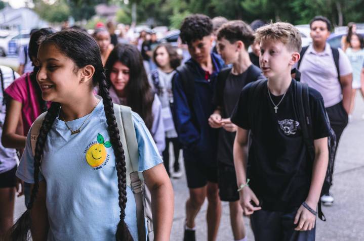 Kent School District students return for first day of classes