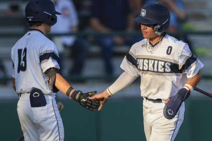 Huskies' bats quiet in loss to Thunder Bay