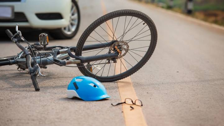 Motoristas y ciclistas tendrán que acatar ocho nuevas normas este año