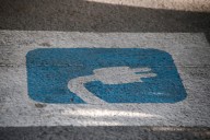 Falta de cargadores eléctricos frena avance de electromovilidad en México