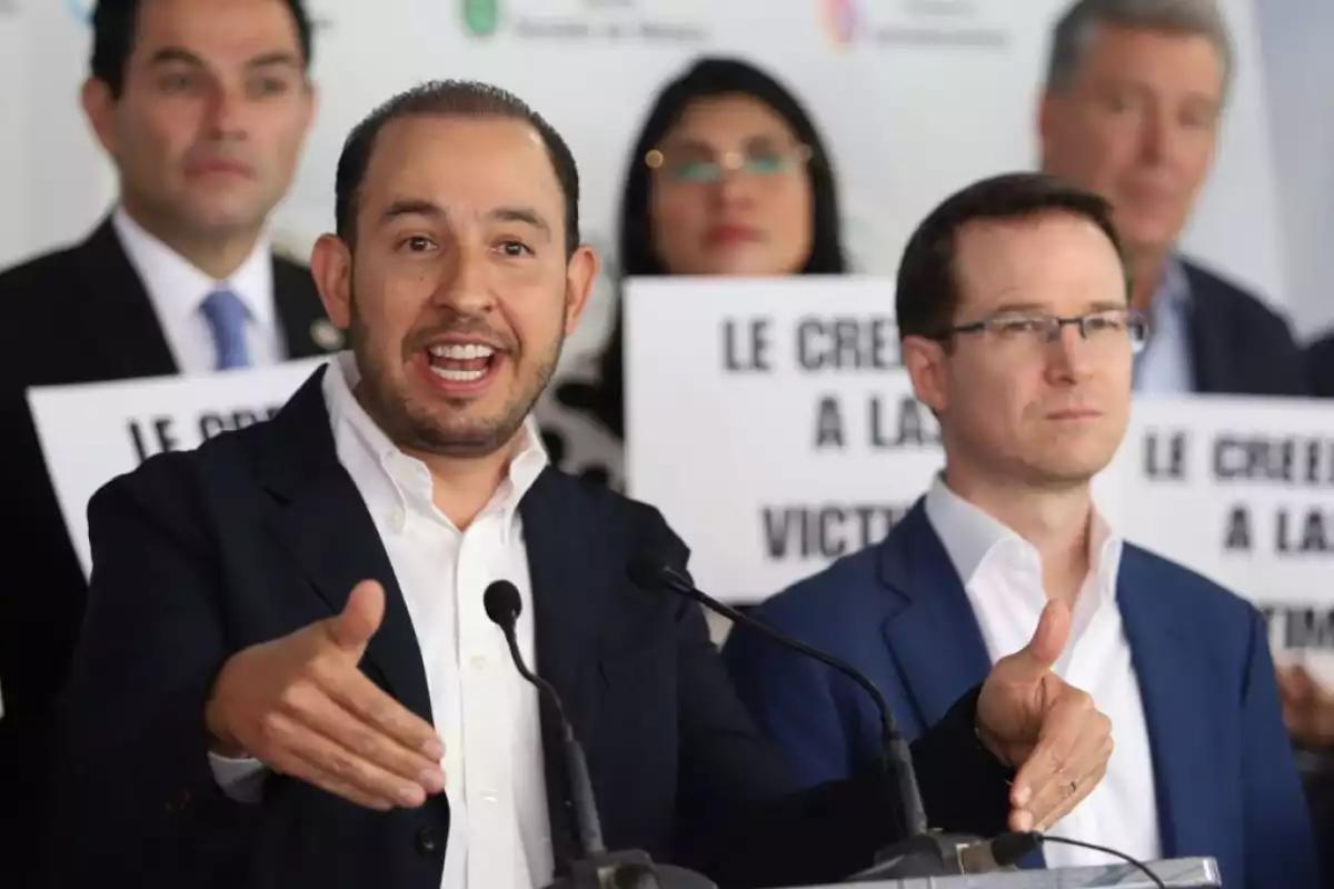 Sheinbaum acusa hipocresía de Marko Cortés por cambio de postura sobre programas sociales