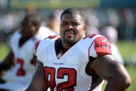 South Carolina Gamecocks coach, ex-Atlanta Falcons draft pick in serious car crash