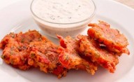 Una nueva vida para los tomates arenosos: cómo hacer buñuelos ricos y fáciles