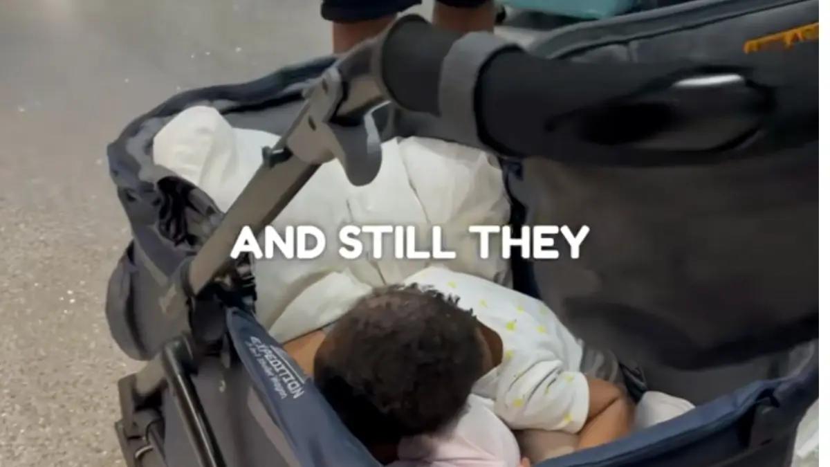 ‘Can’t You Carry Your Own Child?’: Black Parents Accuse American Airlines of Discrimination After Workers Allegedly Refuse to Check Stroller for Disabled Child But Allowed White Parents to Check Their