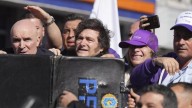 Milei es atacado a pedradas durante su visita a conurbado de Buenos Aires