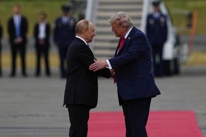Letter: Trump needs to help Ukraine, not Putin