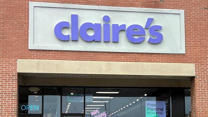 Claire's, which has dozen LI stores, files for bankruptcy