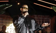 Maluma detiene concierto para regañar a una fan por llevar a su bebé