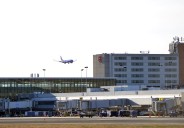 Major airline adds 20 routes with low flight costs, challenging a top rival