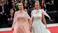 Las Spenzer, los tonos pastel y los 'looks' más brillantes en una de las noches más esperadas del Festival de Venecia