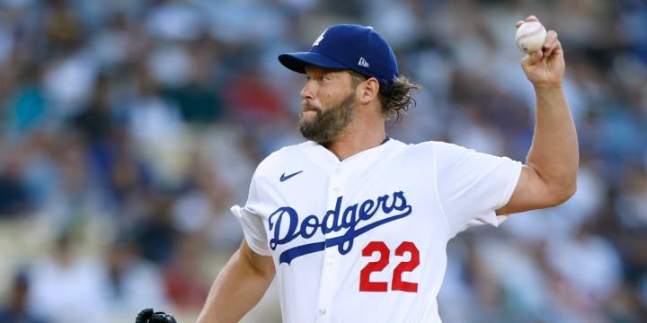Clayton Kershaw plays stopper as Dodgers beat Padres