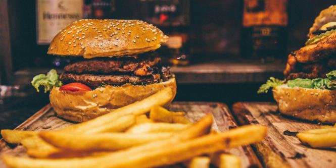 Qué es el punto de felicidad y qué tiene que ver con la 'comida chatarra' 